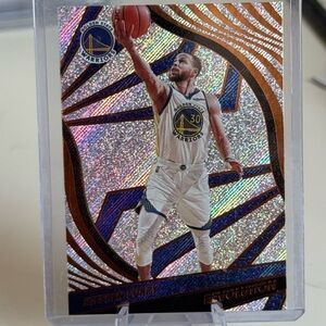 2021-22 Stephen Curry Revolution Sparkle Card. Mint condition
